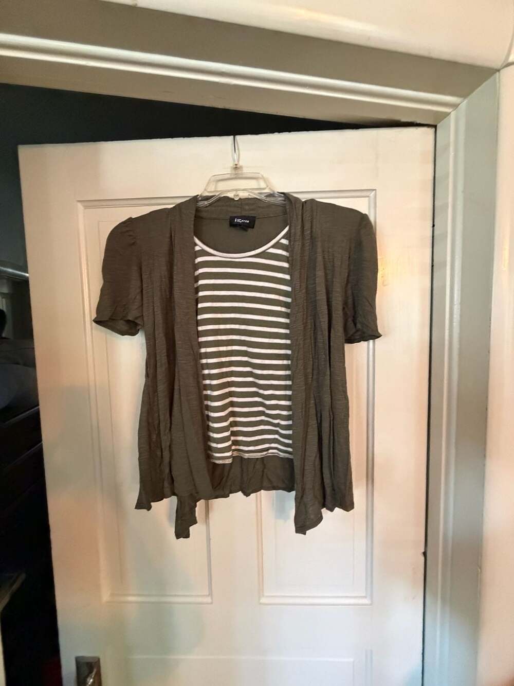 iZ Byer Cardigan Size M Green Layered Stripe Top Open Front Short Sleeve